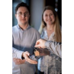 Brelok do kluczy "domek" | Cedar z nadrukiem Twojego logo, materiał: metal, drewno, kolor: drewno