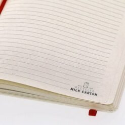 Notatnik ok. A5 ze zrecyklingowanych kartoników po mleku z nadrukiem Twojego logo, materiał: karton, kolor: czerwony