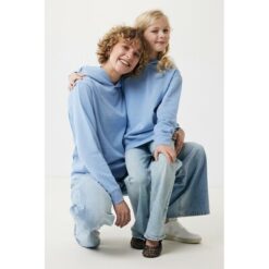 Dziecięca bluza z kapturem i kieszeniami Iqoniq Yengo z bawełny z recyklingu z nadrukiem Twojego logo, materiał: bawełna, kolor: niebieski