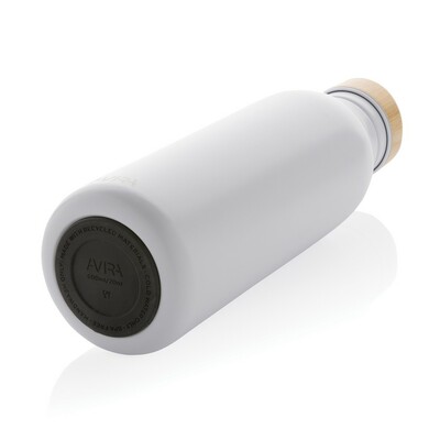 Butelka sportowa 600 ml Avira Alcor, stal nierdzewna z recyklingu z nadrukiem Twojego logo, materiał: bambus, stal nierdzewna, stal, kolor: biały Butelka sportowa 600 ml Avira Alcor, stal nierdzewna z recyklingu z nadrukiem Twojego logo, materiał: bambus, stal nierdzewna, stal, kolor: biały