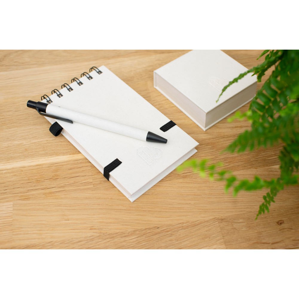 Notatnik A6 z kartonu po mleku z nadrukiem Twojego logo, materiał: plastik, karton, kolor: biały Notatnik A6 z kartonu po mleku z nadrukiem Twojego logo, materiał: plastik, karton, kolor: biały