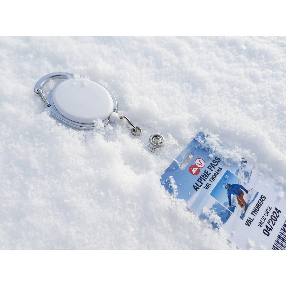 Ski pass, rozciągany przewód 75 cm | Norellix z nadrukiem Twojego logo, materiał: plastik, kolor: biały Ski pass, rozciągany przewód 75 cm | Norellix z nadrukiem Twojego logo, materiał: plastik, kolor: biały