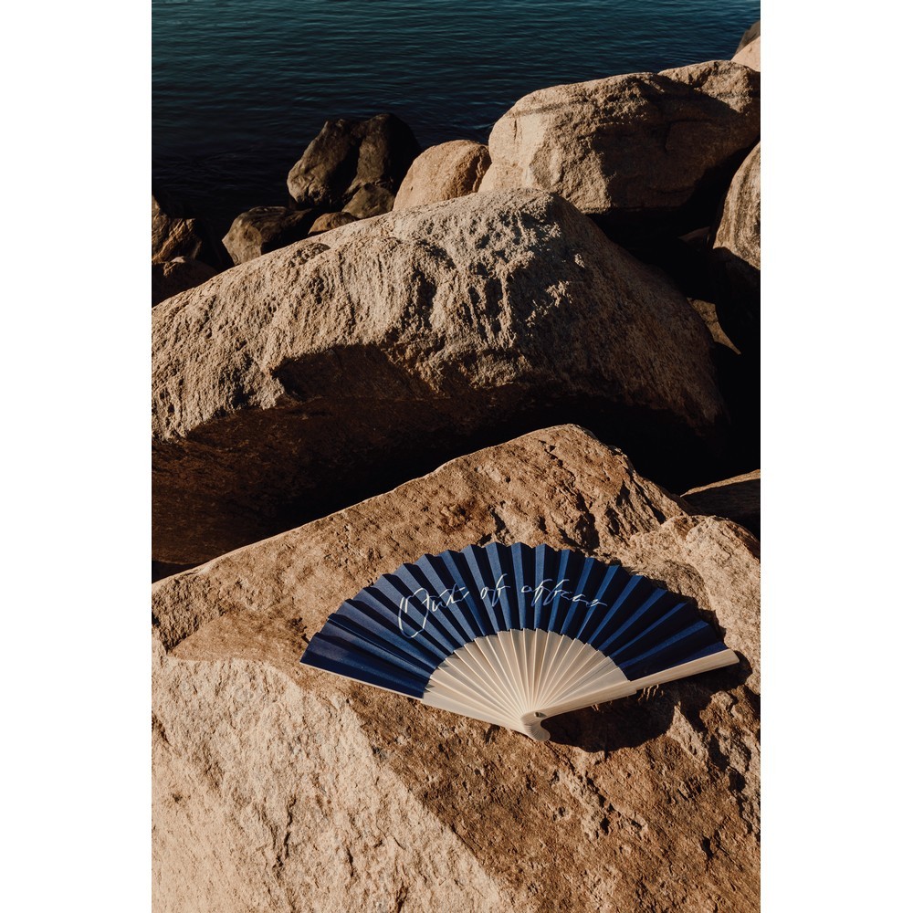 Wachlarz VINGA z nadrukiem Twojego logo, materiał: bambus, kolor: navy, white Wachlarz VINGA z nadrukiem Twojego logo, materiał: bambus, kolor: navy, white